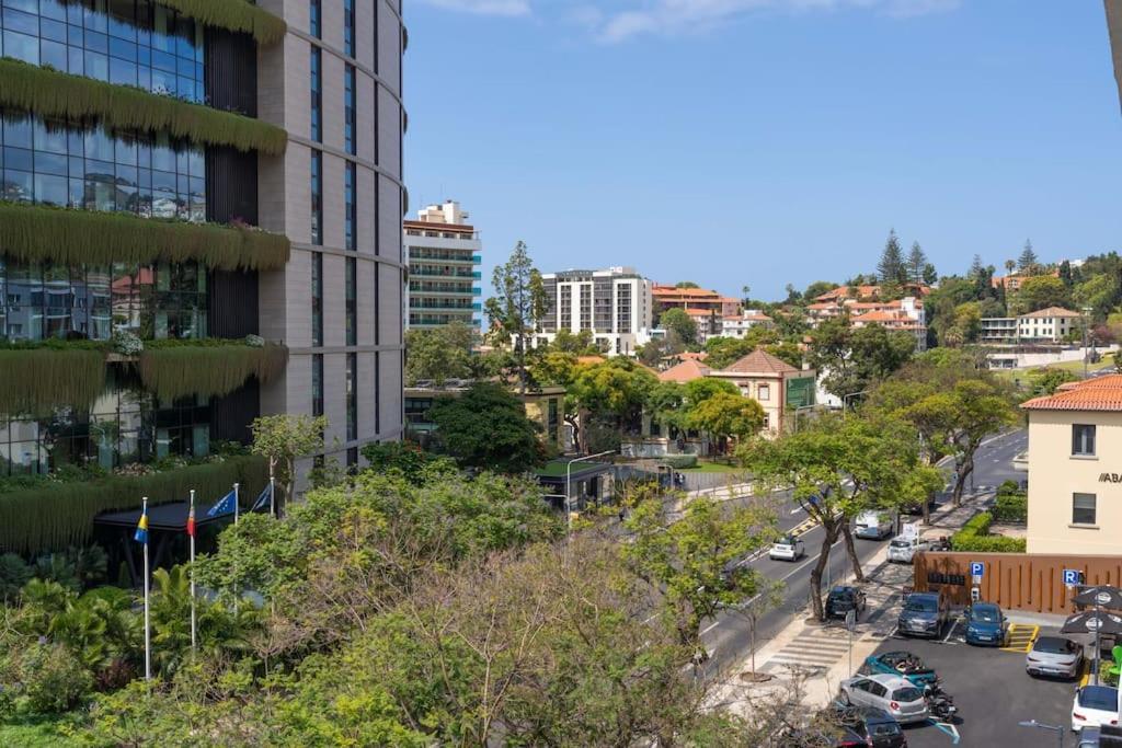 D.Henrique I Apartamento Frente Ao Savoy Palace Funchal  Exterior photo